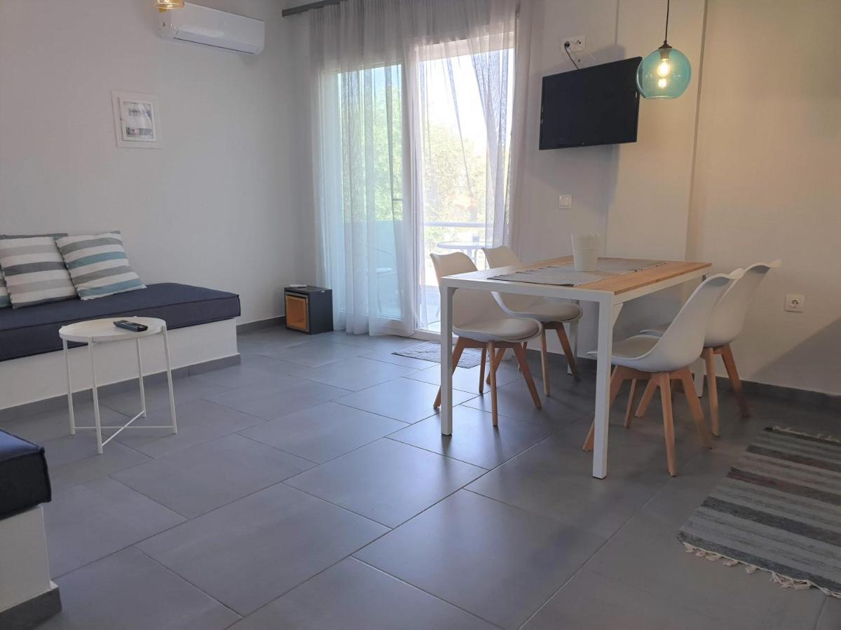 Neki'S Apartments สกาลา กัลลีราคิส ภายนอก รูปภาพ